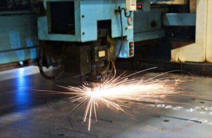 Shaping heavy steel plate with plasma steel cutting USA